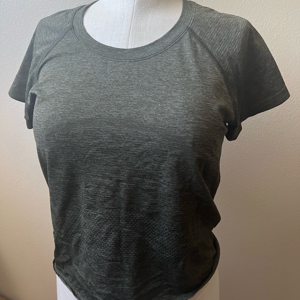 Lululemon Define T-Shirt Top